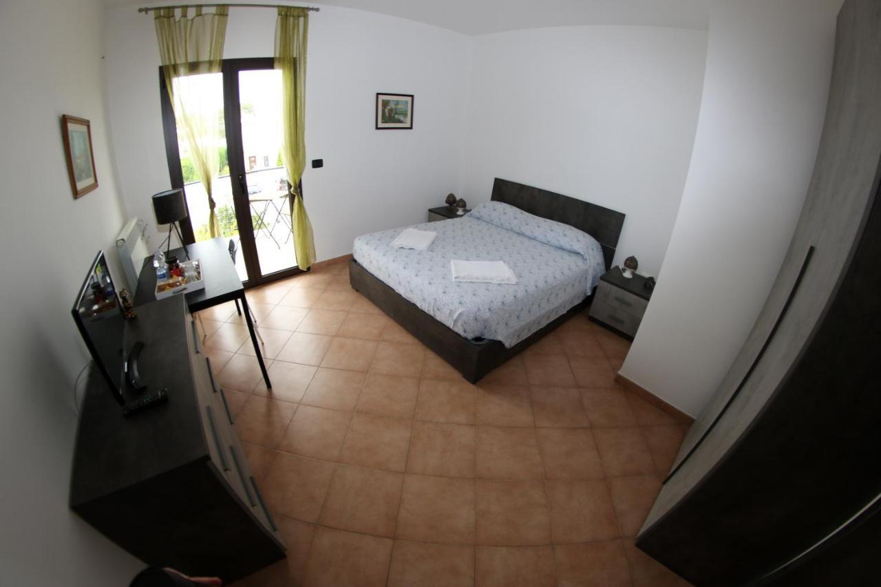 レッチェ Casa Matheo Bed & Breakfast エクステリア 写真
