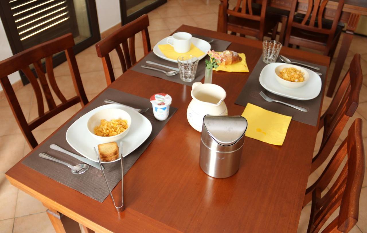 レッチェ Casa Matheo Bed & Breakfast エクステリア 写真